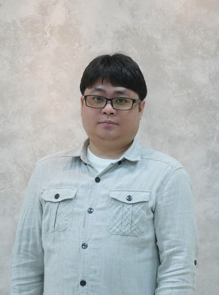 何浩瑋 專案助理